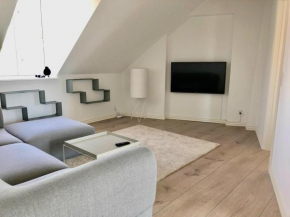 Great 2-bed penthouse apartment.